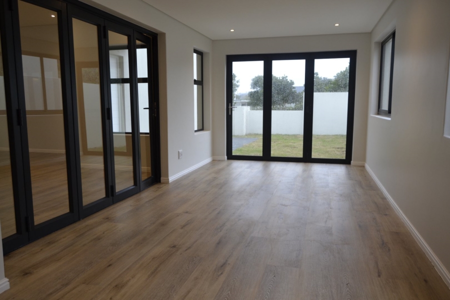 3 Bedroom Property for Sale in Somerset Lakes Western Cape